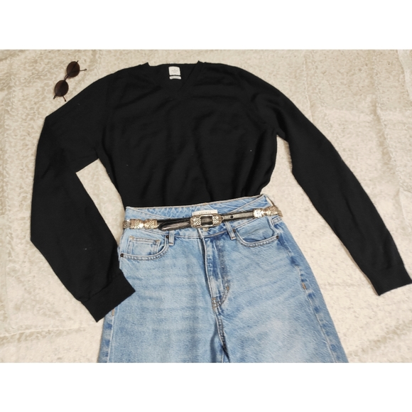 Merino Vneck black sweater - Picture 5 of 5